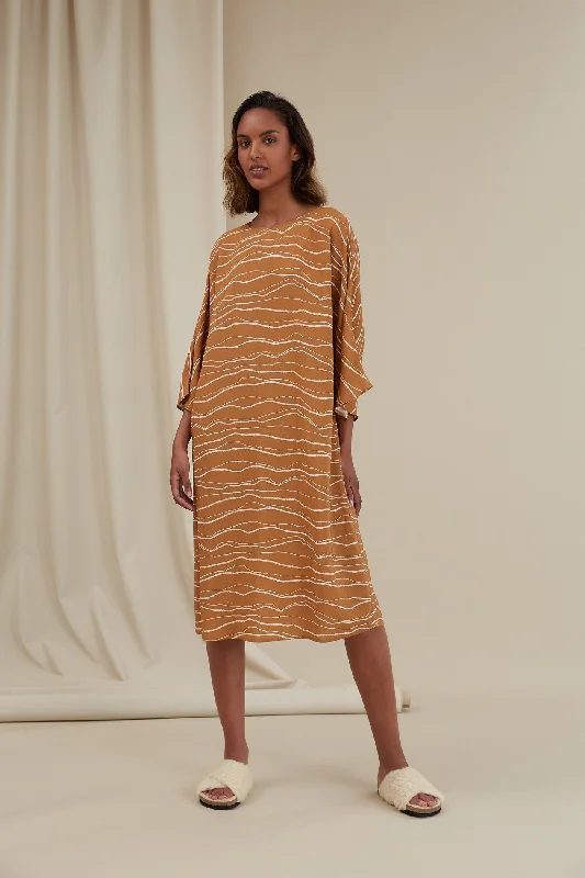 Catherine Loose Fit Pattern Dress Nougat Square Neckline Feminine