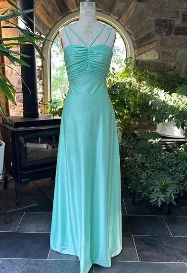 Unique Light Green Spaghetti Strap Bridesmaid Prom Dress Vintage party Evening Gown cc1761 Unique Light Green Spaghetti Strap Bridesmaid Prom Dress Vintage party Evening Gown cc1761
