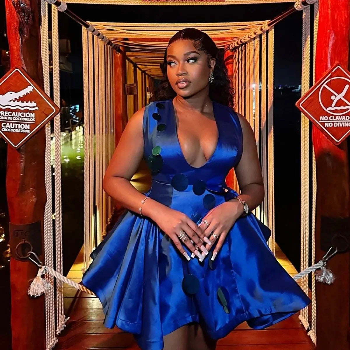 Royal Blue Cocktail Dress With Big Sequins Sexy Deep V Neck Aso Ebi Girls Party Gowns Custom Made Black Girls Birthday Dress Royal Blue Cocktail Dress With Big Sequins Sexy Deep V Neck Aso Ebi Girls Party Gowns Custom Made Black Girls Birthday Dress