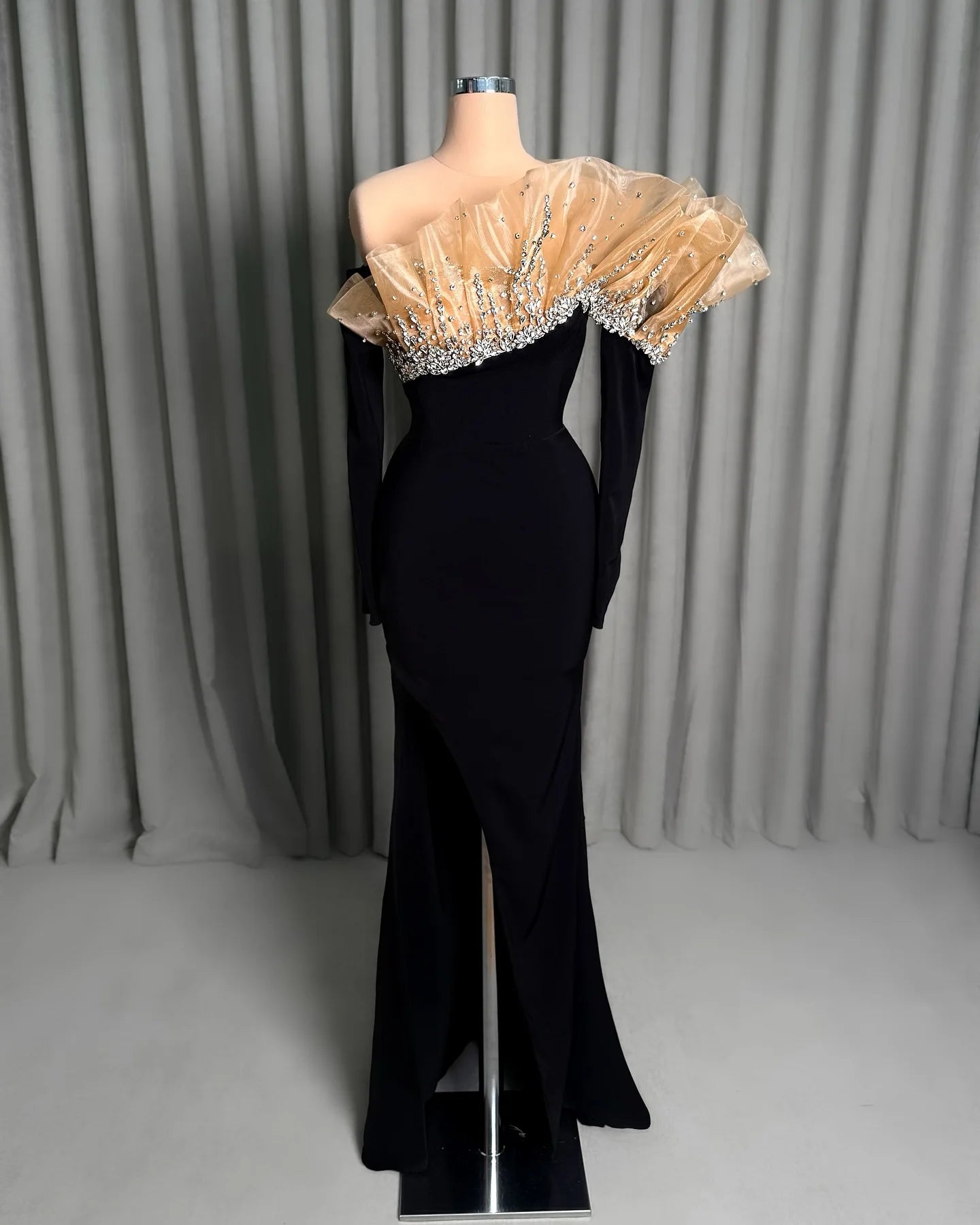 Simple Black Velvet Prom Dresses Mermaid Off Shoulder Elegant Evening Party Dresses Turkish Coutures Cocktail Gowns Customized Simple Black Velvet Prom Dresses Mermaid Off Shoulder Elegant Evening Party Dresses Turkish Coutures Cocktail Gowns Customized