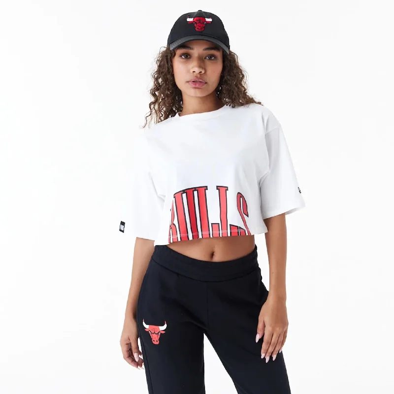 Chicago Bulls Womens NBA Team Wordmark White Crop T-Shirt Notch Collar Peter Pan Collar Cowl Neck