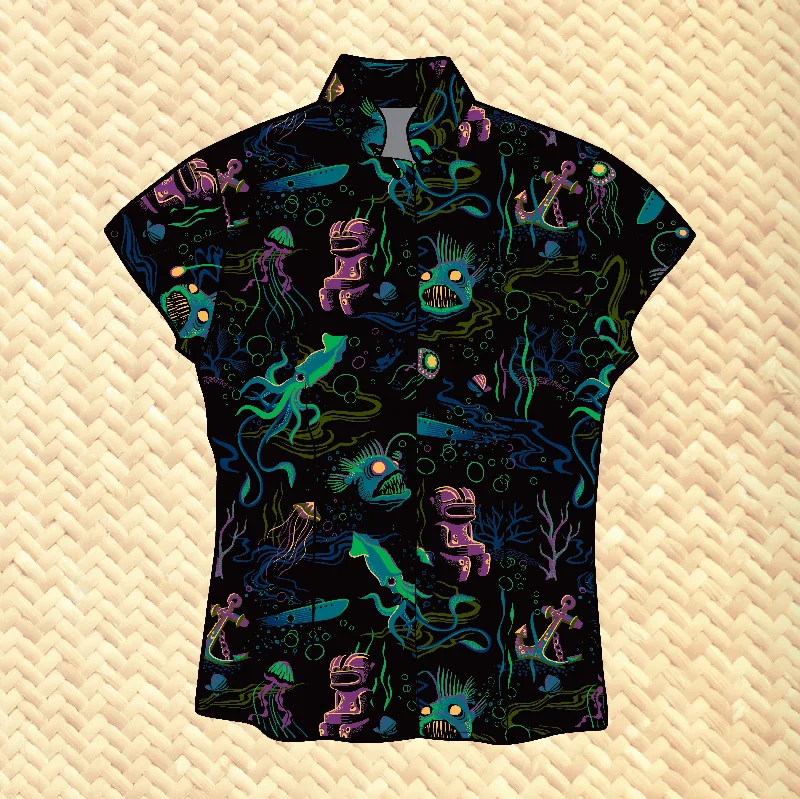 LAST CHANCE, 'Dwellers of the Deep' Classic Aloha Button Up-Shirt - Womens Satin Blend Silk Blend Wool Blend